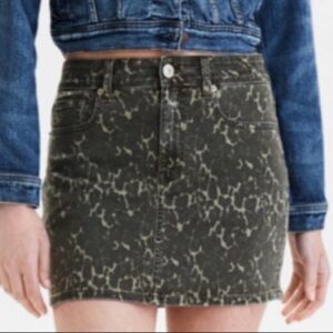 AE High Rise Mini Camo Next Level Stretch Skirt Sz 6 NWT